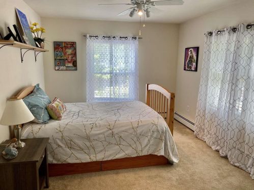 7 Harvey Rd, Londonderry NH  03053-7412 exterior