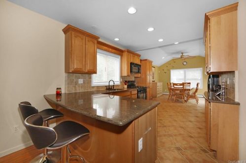 57 Wayne Ave, Airmont NY  10901-4617 exterior