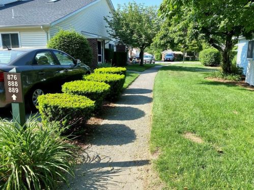 888 Halifax Dr, Warwick, RI 02886-1707