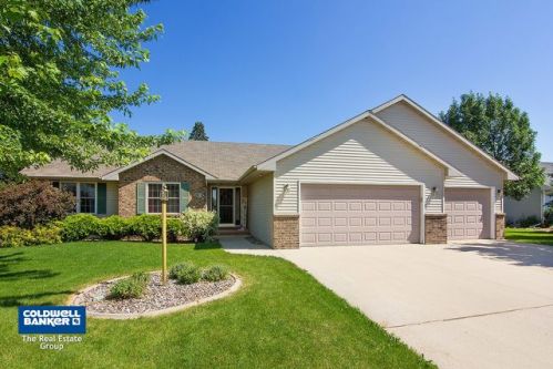 530 Ridgeway Dr, Brillion, WI 54110-1613