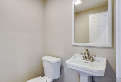 911 27 St, San Diego CA 92102-1013 exterior