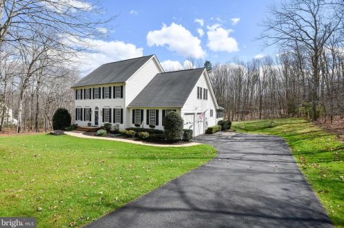 8324 Harrison Ct, Fredericksburg, VA 22407-1906