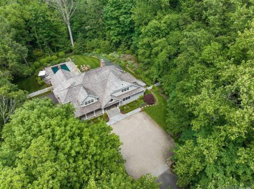 38 Fitch Ln, New Canaan, CT 06840-5051