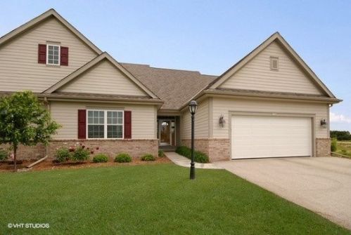 1784 Woodland Way, Slinger, WI 53086-9059