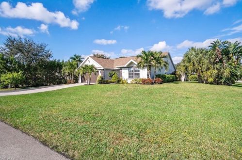 101 Sharwood Dr, Naples FL  34110-5721 exterior