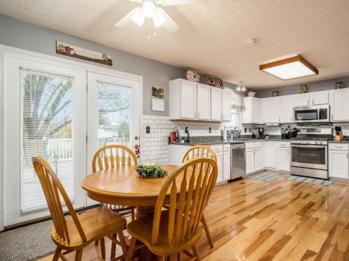 576 Scioto Meadows Blvd, Darbydale OH  43123-8660 exterior