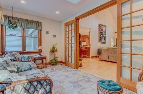 223 Castlewood Dr, Kensington CT  06037-2951 exterior