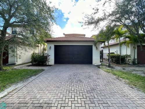8359 38th St, Hollywood FL  33024-3130 exterior