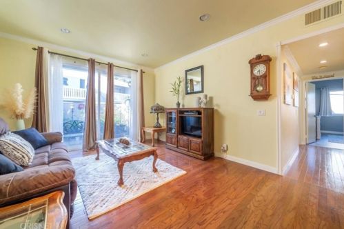 27618 Susan Beth Way, Santa Clarita, CA 91350-1782