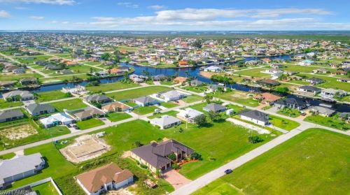 3510 15th Ter, Cape Coral FL  33993-4954 exterior