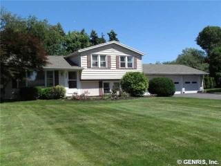 998 Silvercrest Dr, Webster, NY 14580-9352