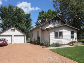 3936 Main St, Sherry, WI 54454-9727