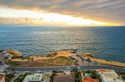 4438 Pescadero Ave, San Diego CA 92107-3629 exterior