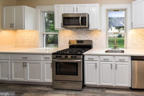 6 Columbia Ave, Newfield, NJ 08344-9501