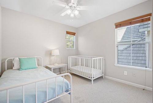 113 Estrada Dr, Mountain View CA  94043-5266 exterior