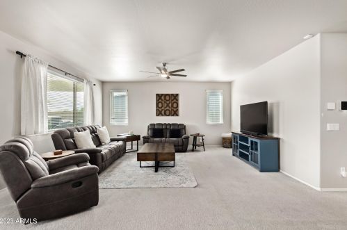 4009 79th Dr, Phoenix AZ  85043-3502 exterior