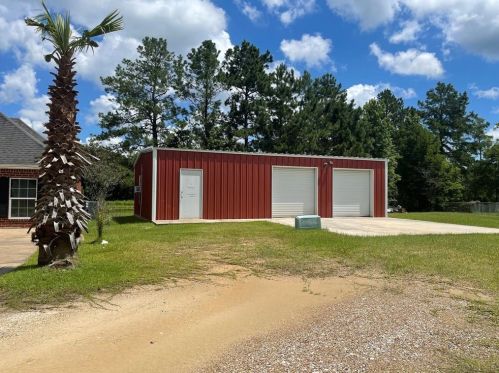 2085 Galway Dr, Lakeview, TX 77662