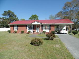 106 Baker St, Elizabethtown, NC 28337-9524