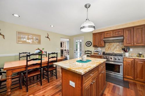 434 Quidnessett Rd, North Kingstown RI  02852-1500 exterior