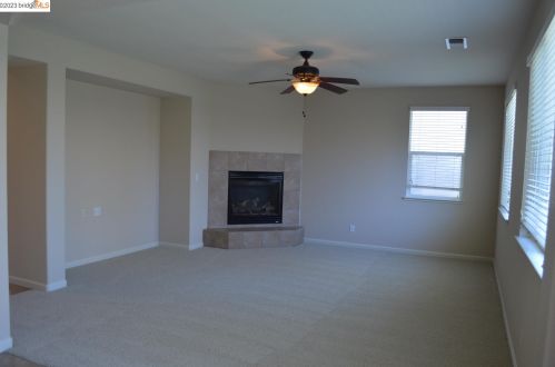 513 Livingston Ct, Discovery Bay, CA 94505-2668