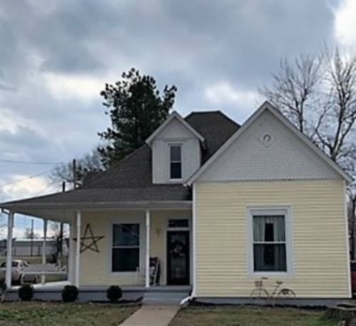 822 Clay St, Narrows, KY 42347-1506