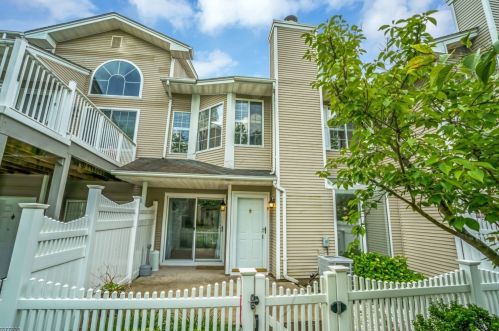 9 Crestmont Rd, Bedminster, NJ 07921-1422