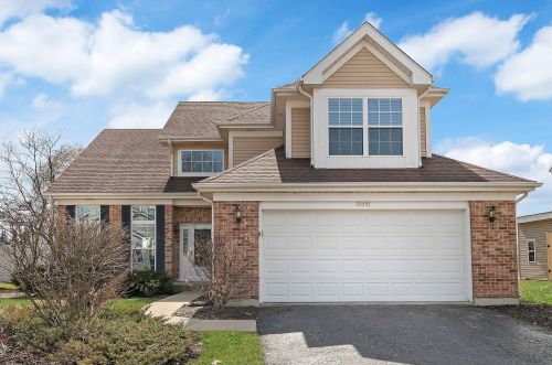 10651 69th St, Kenosha, WI 53142-7873