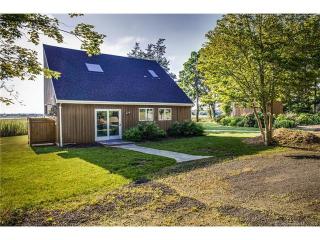 11 Salt Meadow Ln, Madison, CT 06443-2701