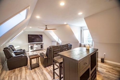 31 Jerome St, Berkley MA 02779-1121 exterior