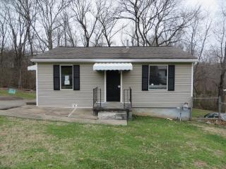 444 Shelby St, Clarksville, TN 37042-6431