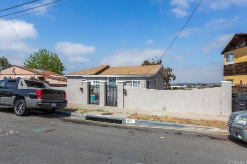 970 Hanover St, San Diego, CA 92114-1103
