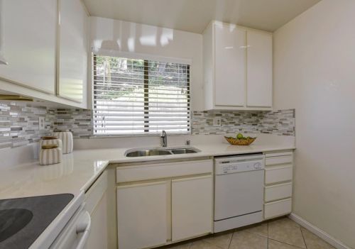 772 Stonegate Dr, South San Francisco CA  94080-1561 exterior