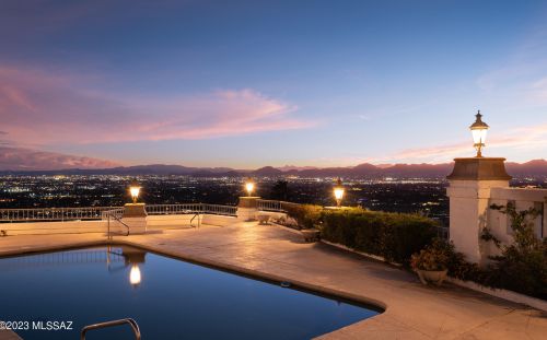 5110 Oakmont Dr, Tucson, AZ 85718-1711