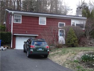 15 Lake Shore Dr, Brookfield Center, CT 06804-1417