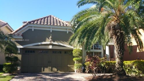 6842 Dolce St, Orlando, FL 32819-5516