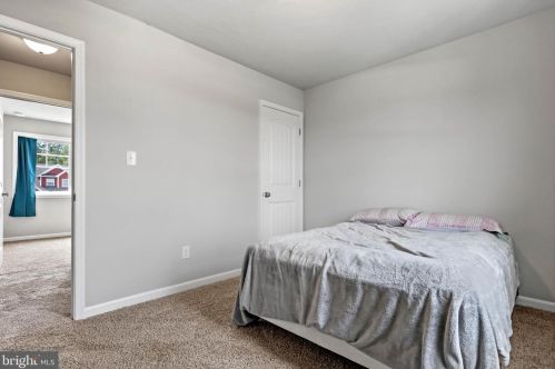 192 Winifred Dr, Hanover PA  17331 exterior