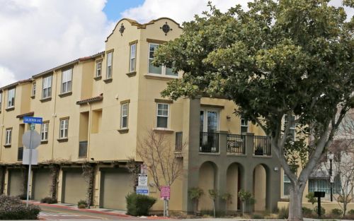 110 Calderon Ave, Mountain View CA  94041-1403 exterior