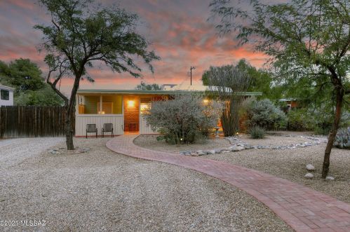 2825 Eastland St, Tucson, AZ 85716-5722