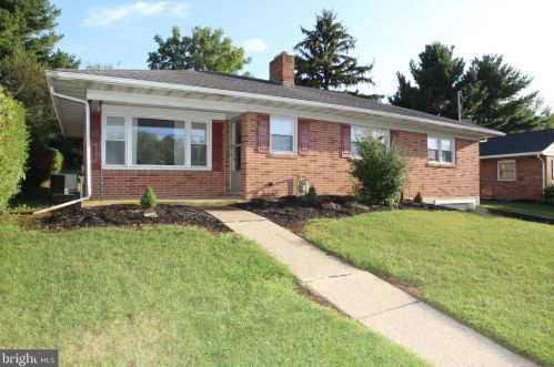 224 Howard St, Red Lion, PA 17356-1313