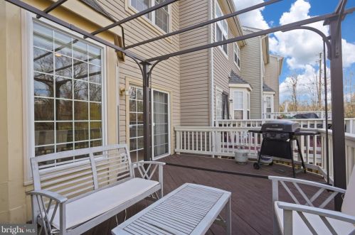 7360 Old Pohick Way, Lorton VA  22079-1564 exterior