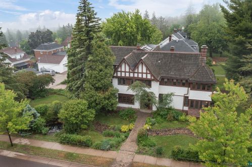 225 36th Ave, Duluth, MN 55804-1824