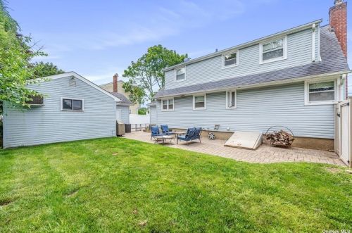 961 Rector St, North Bellmore NY  11710-1117 exterior