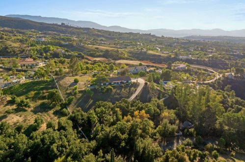39386 Chaparral Dr, Temecula CA  92592-8822 exterior