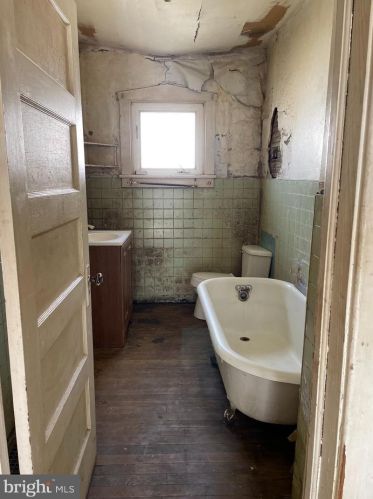 216 Laurel Ave, Camden NJ  08107-2128 exterior