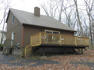 157 Saunders Dr, Bushkill PA  18324-7026 exterior