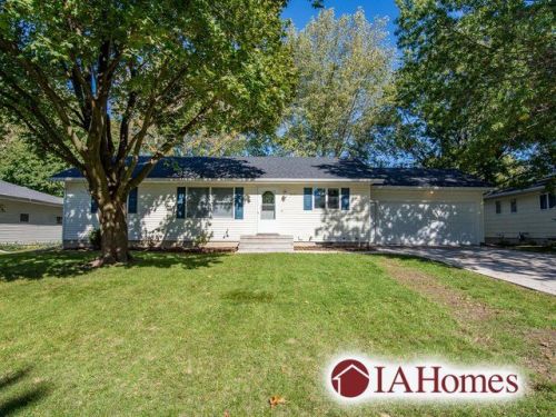 209 1st St, Alburnett, IA 52202-7732