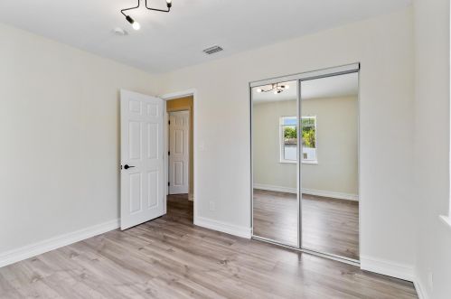 726 56th St, West Palm Beach FL  33407-2508 exterior