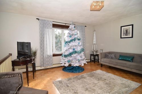 115 Eastgate Dr, Warwick, RI 02886-1272