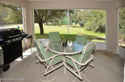 7715 95th Ct, Vero Beach FL  32967-3828 exterior