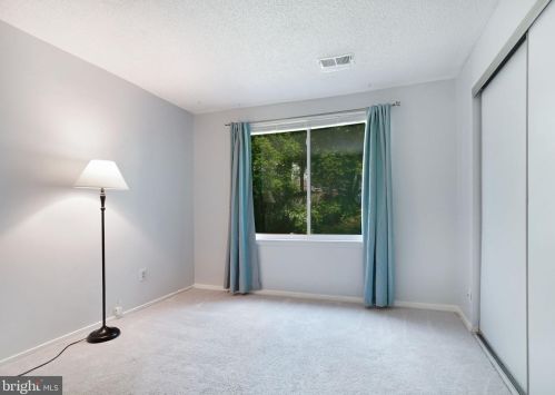 11723 Summerchase Cir, Herndon VA  20194-1137 exterior